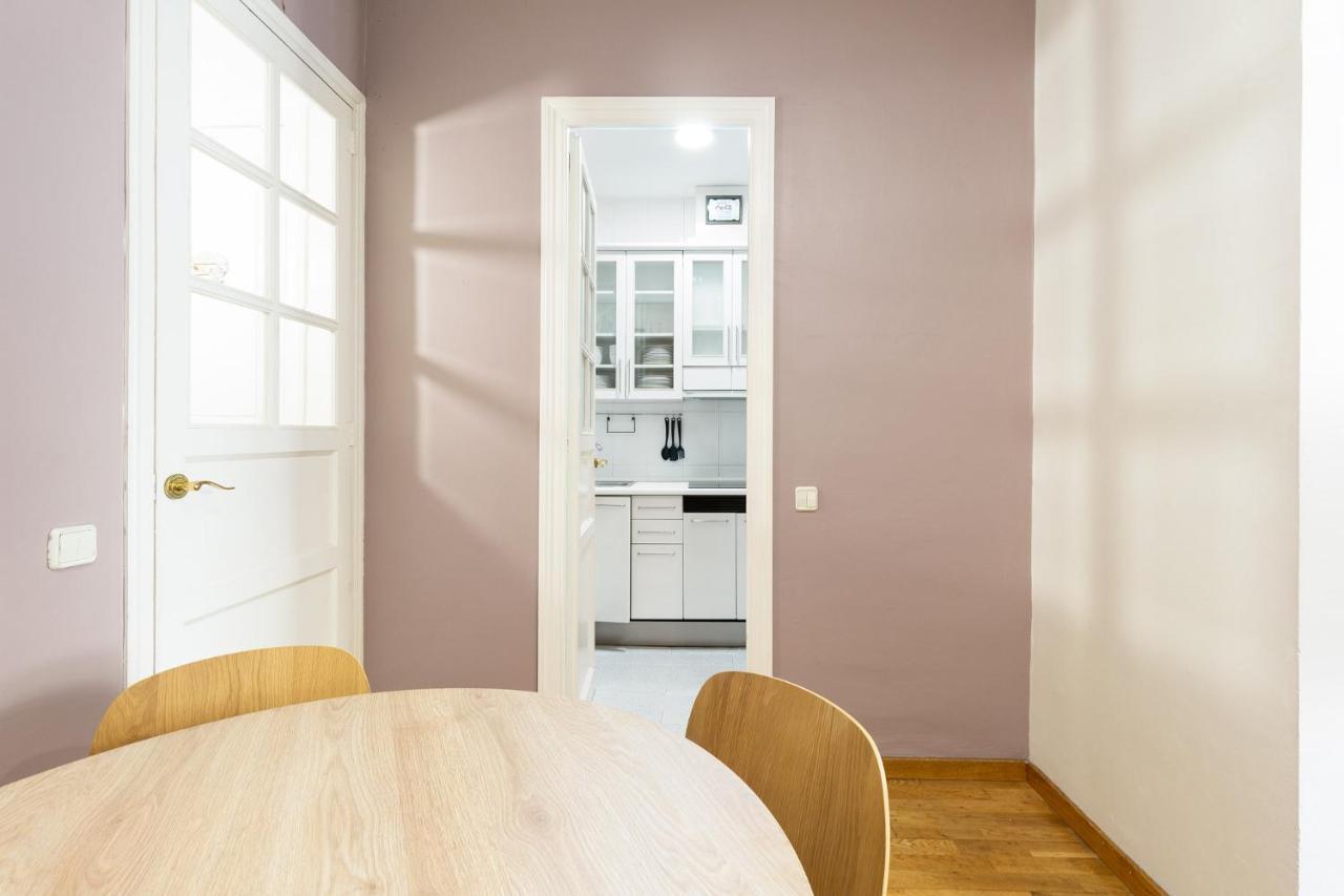 Stay U-Nique Apartments Consell Барселона Екстериор снимка